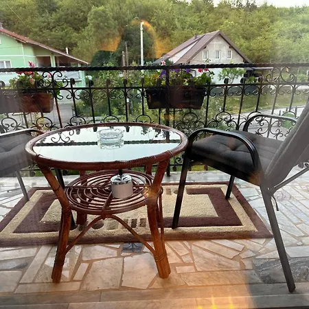 Hrastik 2 Daire Bihać